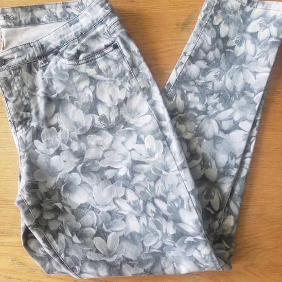 Michael Kors Grey & White jeans - Picture 4 of 4